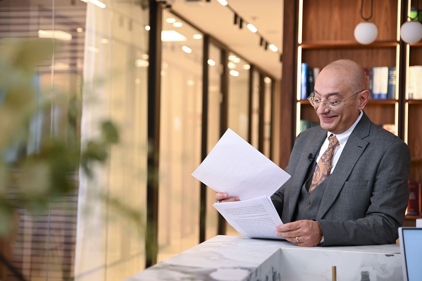 עו״ד סאמי אבו ורדה במשרד החיפאי, דיוקן מקצועי
